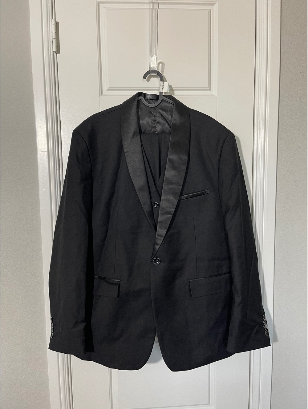 Suit for Men Size XL Black tuxedo M211 Shawl Lapel 3 Pieces
